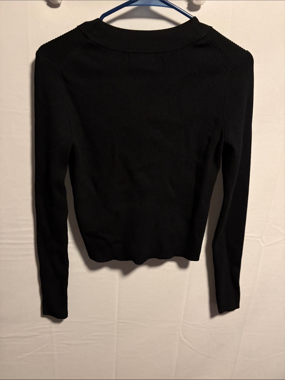 Aqua Black V-Neck Cropped Button-Front Cardigan - Picture 7 of 11